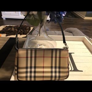 Authentic Burberry Nova Check clutch